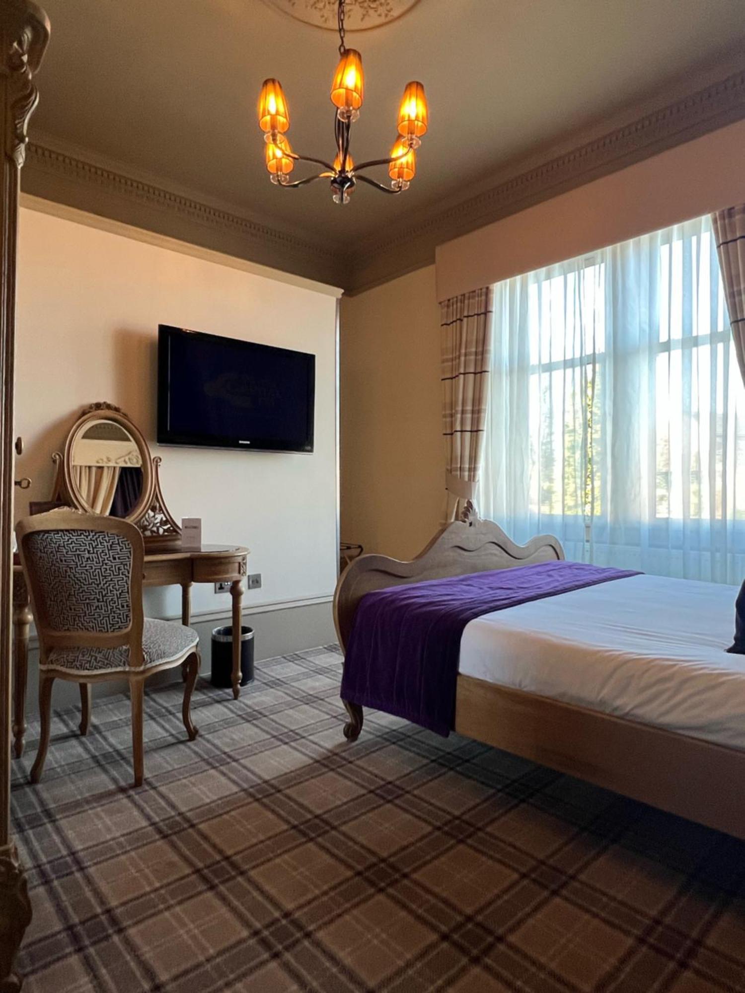 Lynnhurst Hotel Johnstone Rum bild